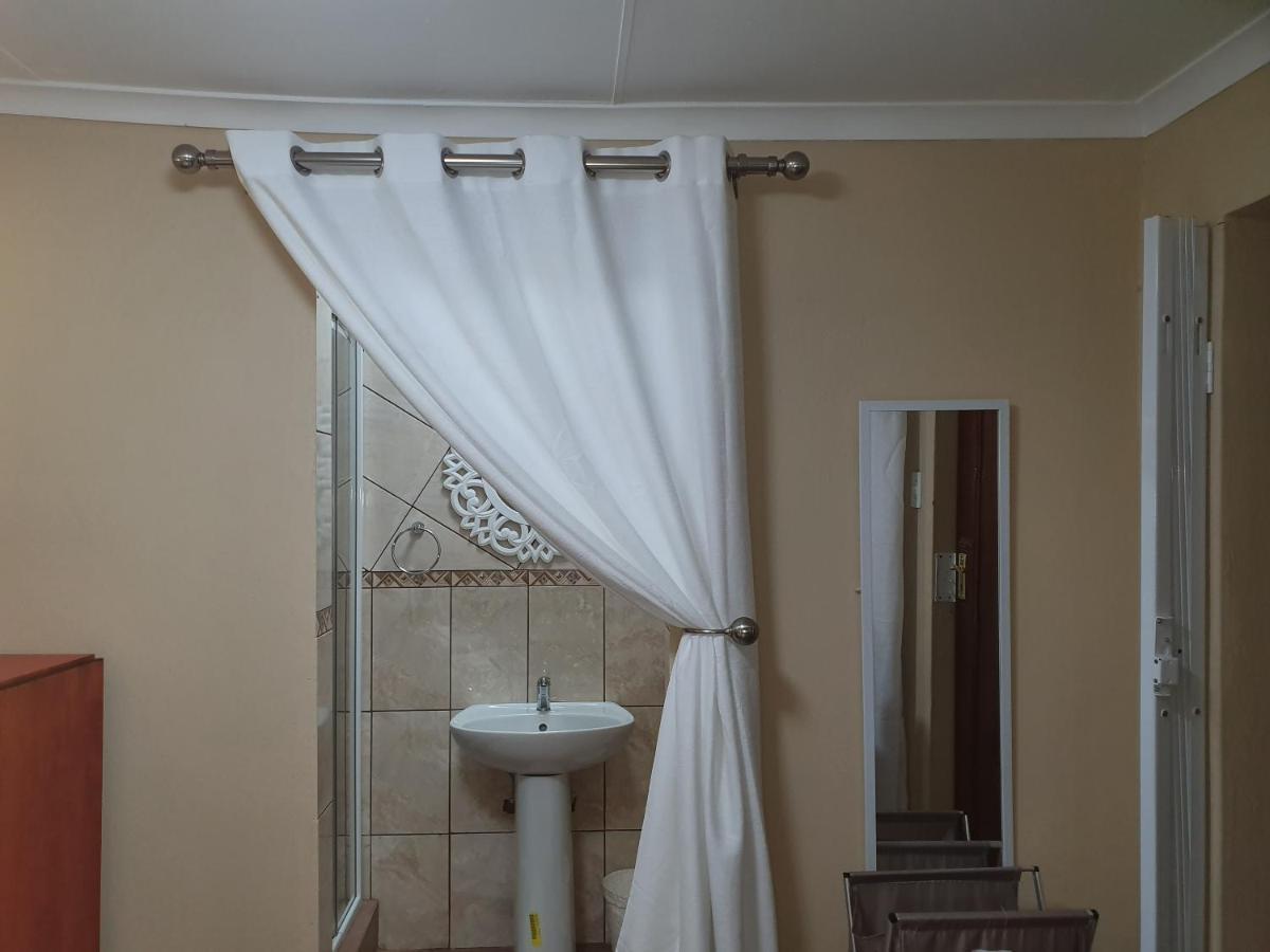 Lani'S Guest House - No Loadshedding موسينا المظهر الخارجي الصورة